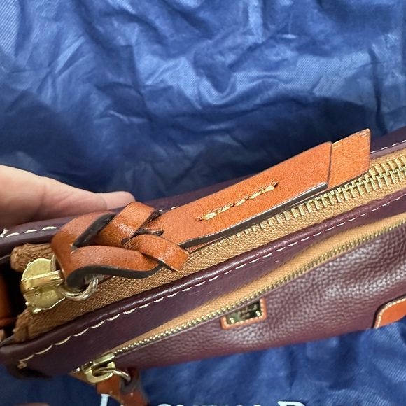 Dooney and Bourke pebbled leather burgundy crossbody bag - Picture 8 of 14